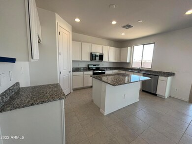 06 Kitchen