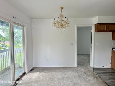 Dining area with slider