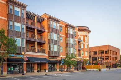 Acadia on the Green unit 203, Downers Grove, IL 60515 - photo 2