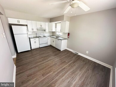 521 N Broad St unit A, Lansdale, PA 19446 - photo 4