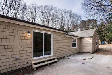 26 Robin Vale Dr, North Scituate, RI 02857 - photo 3