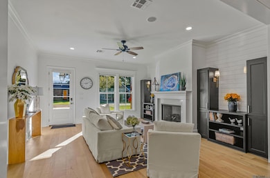 554 Moore St, Baton Rouge, LA 70806 - photo 2