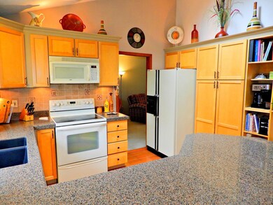 456 Bernadine Dr, Stroudsburg, PA 18360 - photo 6