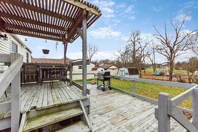 1817 Winding Hollow Dr, Columbus, OH 43223 - photo 4