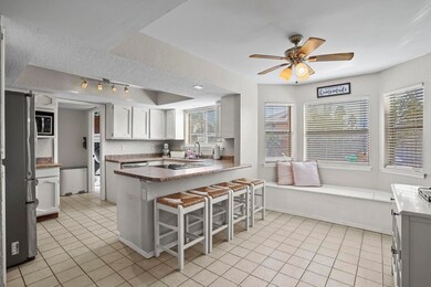 Brian Hall_Realtor_5632 Navarie - 4