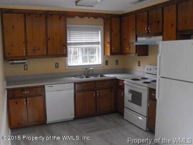 5. Kitchen.JPG