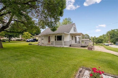 2622 E Douglas Ave, Des Moines, IA 50317 - photo 2