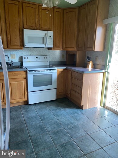 12400 Channelview Dr, Newburg, MD 20664 - photo 4