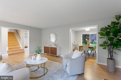 7411 Venice St, Falls Church, VA 22043 - photo 3