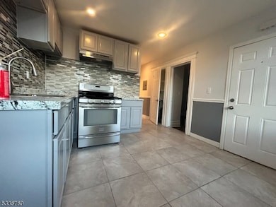 182 Seymour Ave unit 2, Newark, NJ 07108 - photo 5