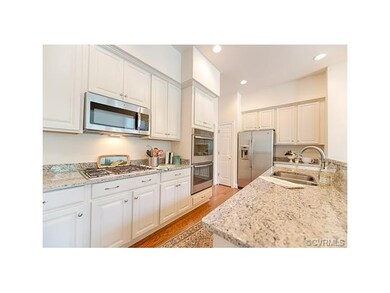 Example of a Gorgeous Farrington Kitchen