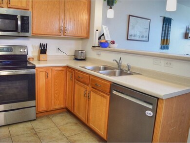 370 Farrell St unit 419, South Burlington, VT 05403 - photo 3