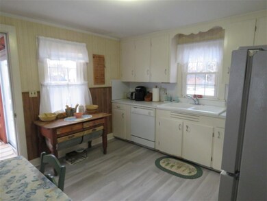 224 S Main St, Newmarket, NH 03857 - photo 6