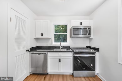 205 55th St NE, Washington, DC 20019 - photo 7