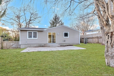 21 John Dr, Farmingville, NY 11738 - photo 5