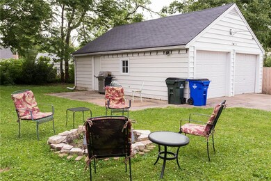 230 26th St NW, Cedar Rapids, IA 52405 - photo 2