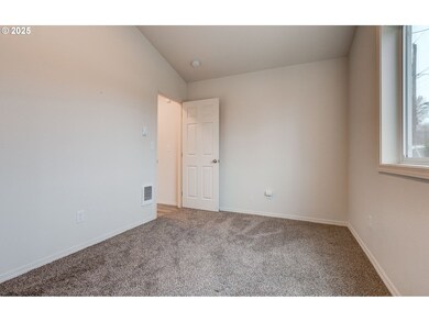 1020 3rd Ave SW, Castle Rock, WA 98611 - photo 7