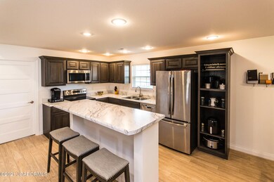 1381 Erik Pl (2 of 18)