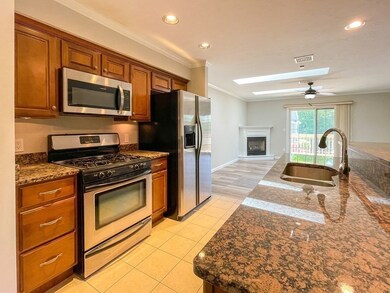 215 Longmeadow Rd unit 506, Taunton, MA 02780 - photo 5
