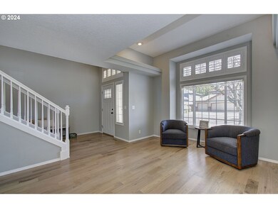 Living Room/Entrance