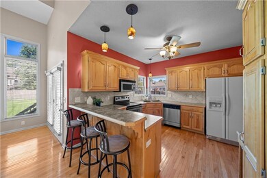 610 Roanke Dr, Raymore, MO 64083 - photo 5