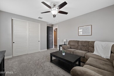 R6__4501