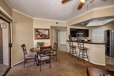 Dining Area and Breakfast Bar