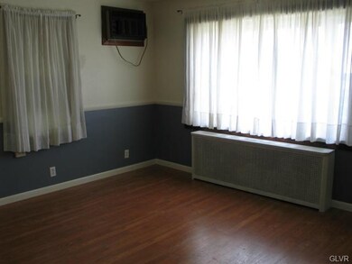 738 E Washington St, Allentown, PA 18109 - photo 6