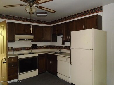 129 Meadow View Ct, Bushkill, PA 18324 - photo 5