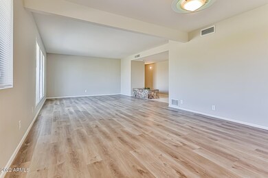 003-photo-living-room-11916143