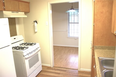 6802 Bunche Dr, Houston, TX 77091 - photo 5