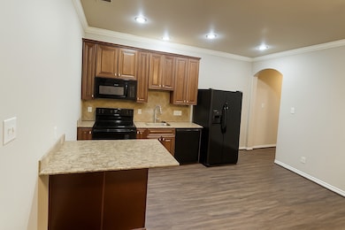 811 S Wilson St, Kaufman, TX 75142 - photo 3