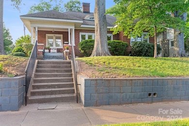 603 E Broad St, Statesville, NC 28677 - photo 2