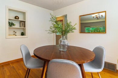 Dining 2