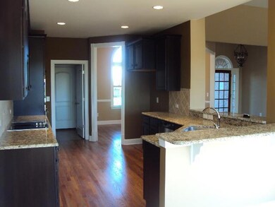 Beautiful gormet kitchen with 