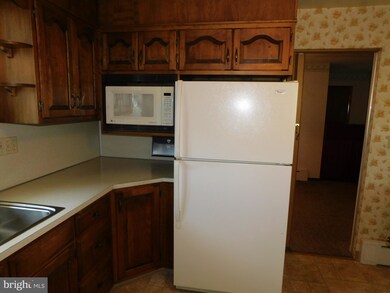 306 Poplar St, Bally, PA 19503 - photo 6