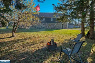 529 9th St NW, Chisholm, MN 55719 - photo 5