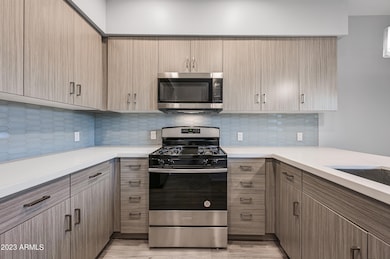 6-1027W5S-TFA-3BL-07 08 12 13 17 18-ocup