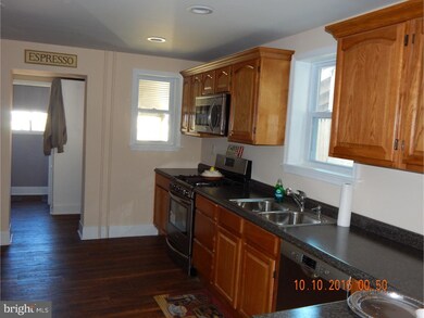 313 W 5th St, Lansdale, PA 19446 - photo 6