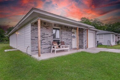 412 Evans St, Cleburne, TX 76031 - photo 3