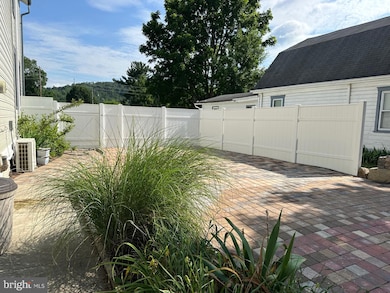 313 E John St, Bedford, PA 15522 - photo 3