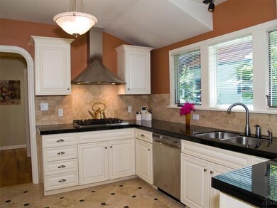 834 NW Riverside Blvd, Bend, OR 97701 - photo 4