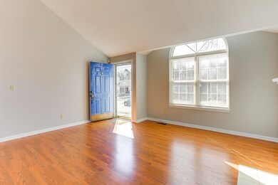 7501 Astrid Way, Louisville, KY 40228 - photo 4