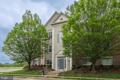 1125 Huntmaster Terrace NE unit 301, Leesburg, VA 20176 - photo 3