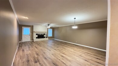 7201 S Date Place, Broken Arrow, OK 74011 - photo 2