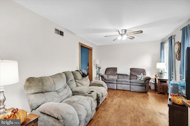 345 Village Spring Ln, Reinholds, PA 17569 - photo 4