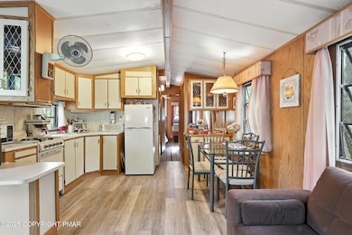 WL2174 Quail Trail unit WL2174, Covington Township, PA 18444 - photo 5