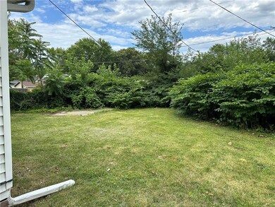 2405 36th St, Des Moines, IA 50310 - photo 6