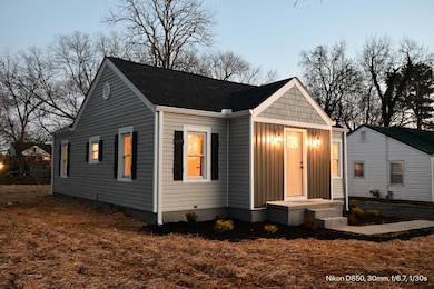 913 Adams Dr, Shelbyville, TN 37160 - photo 5