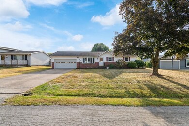 1702 Thornridge Rd NW, Massillon, OH 44646 - photo 2